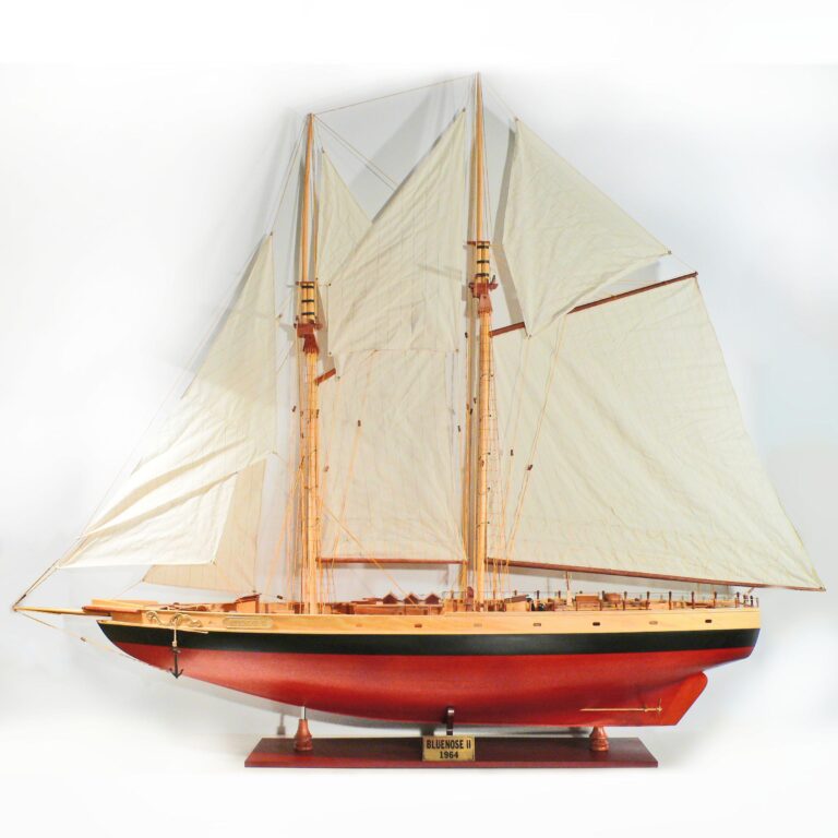 Maquette de bateau en bois faite à la main du Bluenose II
