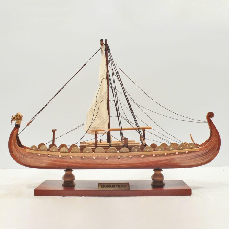 Maquette de bateau en bois faite à la main du Drakkar Viking