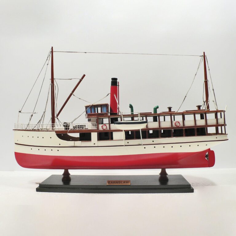 Maquette de bateau en bois faite à la main du Earnslaw