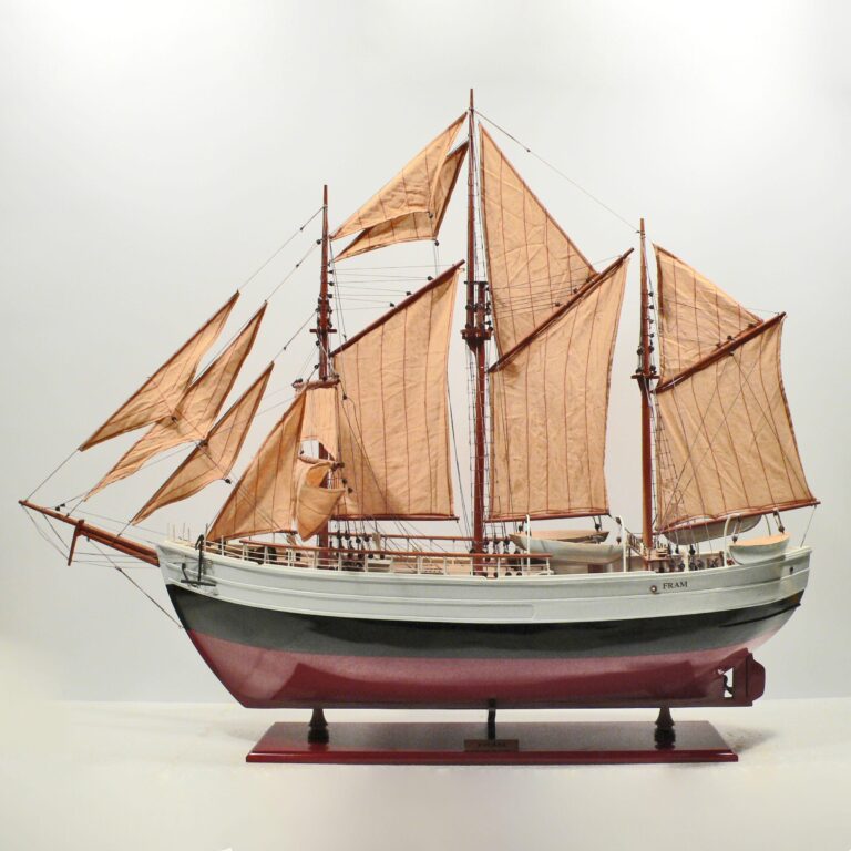 Maquette de bateau en bois faite à la main du Fram