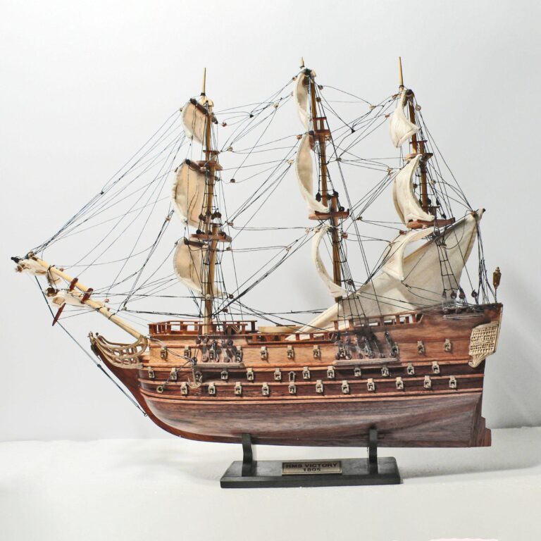 Maquette de bateau en bois faite à la main du HMS Victory 40cm