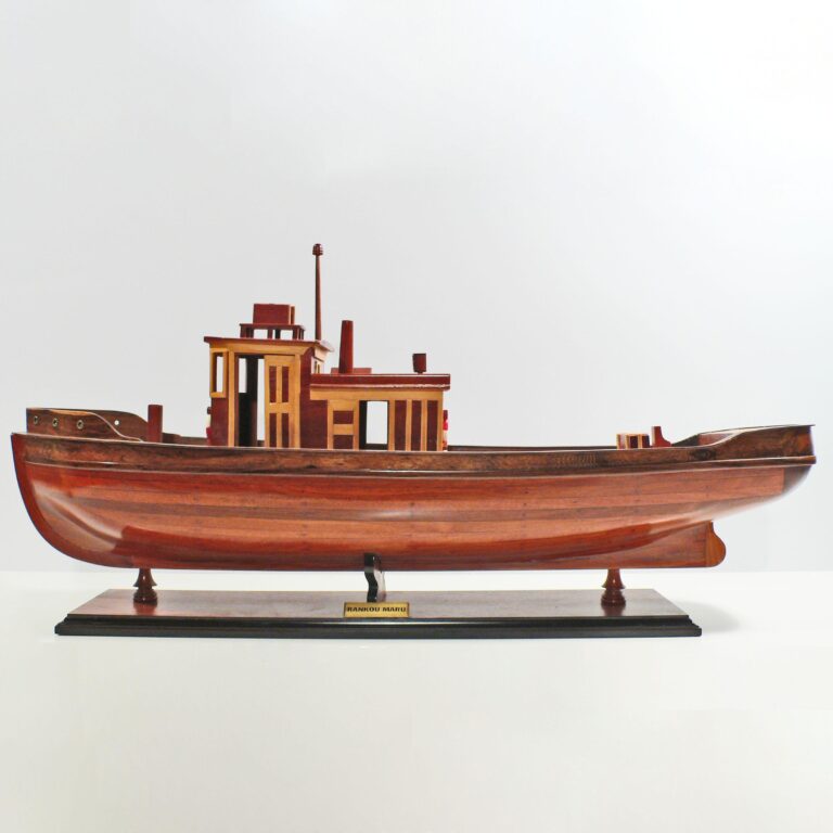 Maquette de bateau en bois faite à la main du Rankou Maru